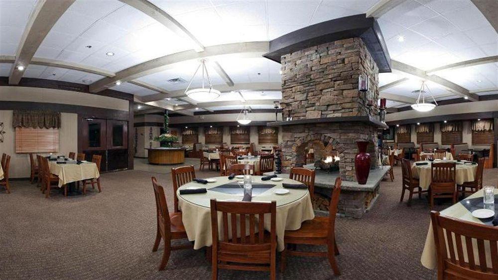 Holiday Inn Rockford By Ihg Exterior foto