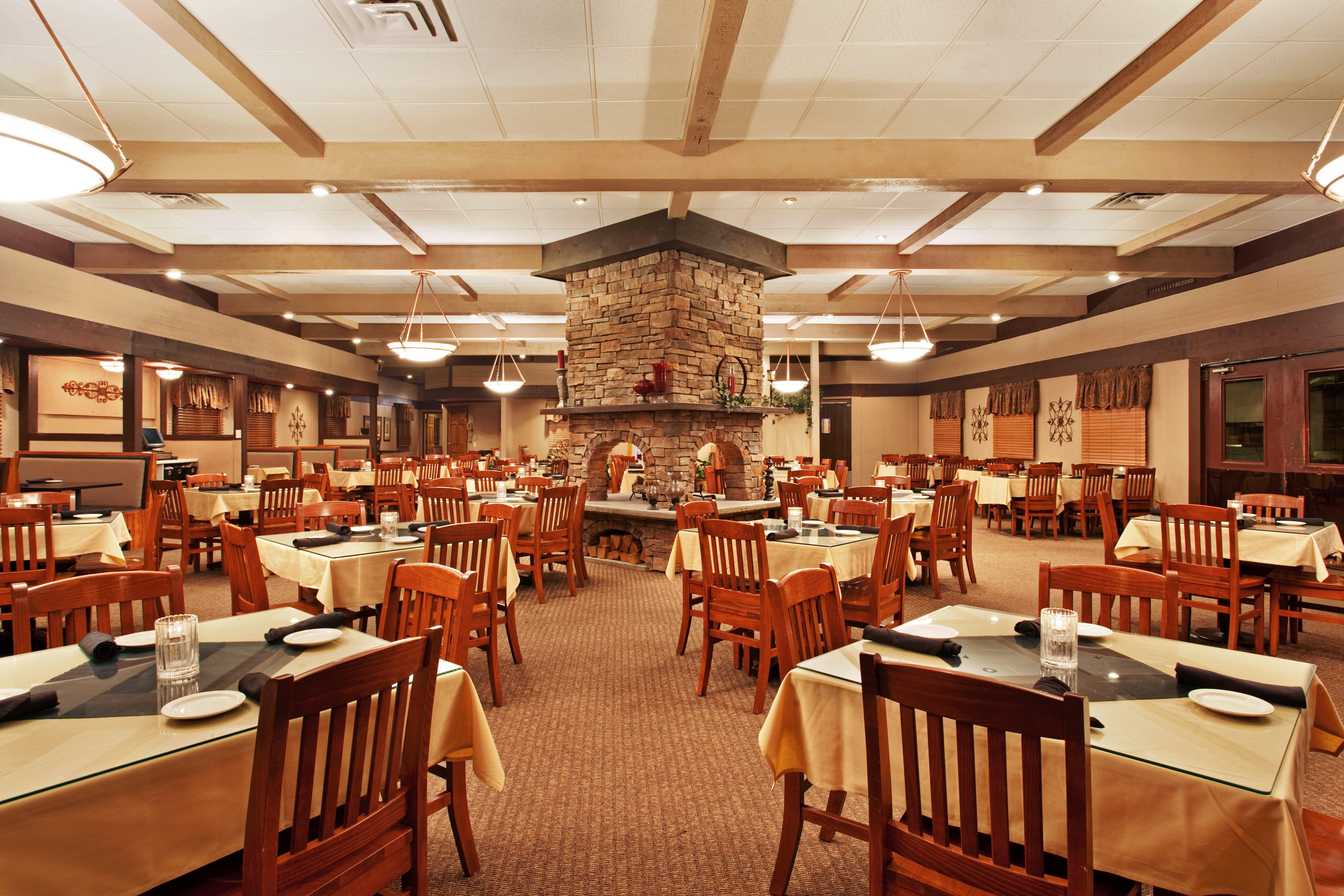 Holiday Inn Rockford By Ihg Exterior foto